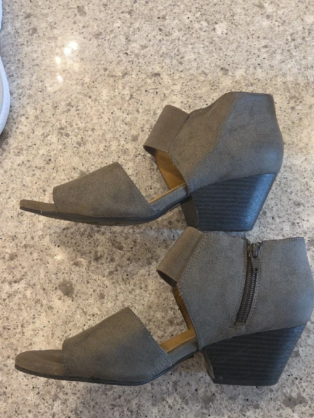 Natural Soul Women’s 10 Gray Open-Toe Block Heel Sandals